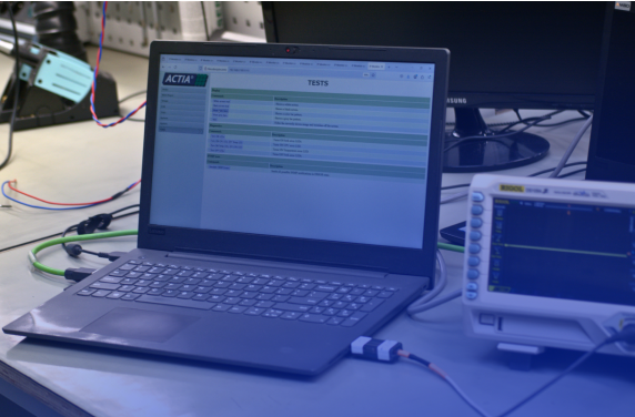 Naprawa paneli ACTIA – kompleksowa usługa dla przemysłu kolejowego