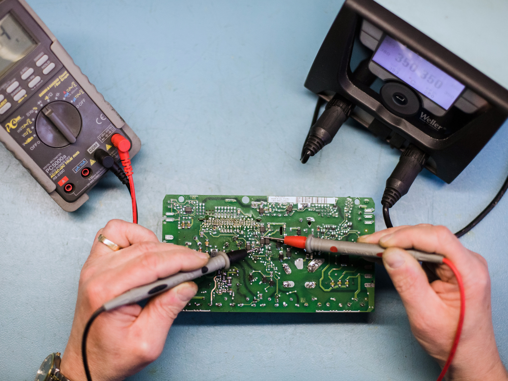 Serwis elektroniki CNC ADEGIS