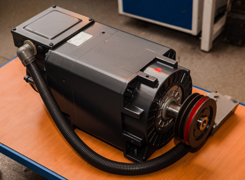 Naprawa silnika elektrycznego Siemens.jpg Naprawa silnika elektrycznego Siemens.jpg