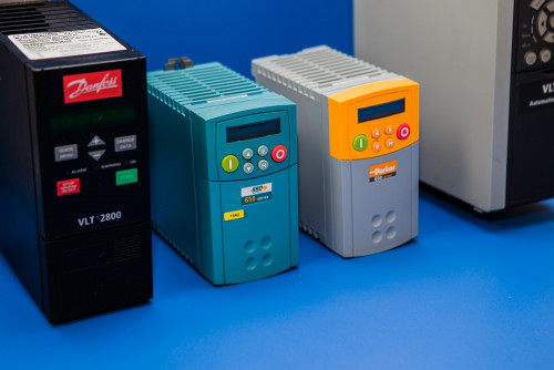 Naprawa falowników Danfoss.jpg Naprawa falowników Danfoss.jpg