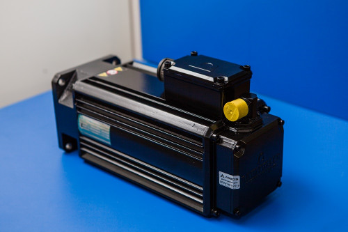 Regeneracja silnika elektrycznego Baumüller.jpg Regeneracja silnika elektrycznego Baumüller.jpg